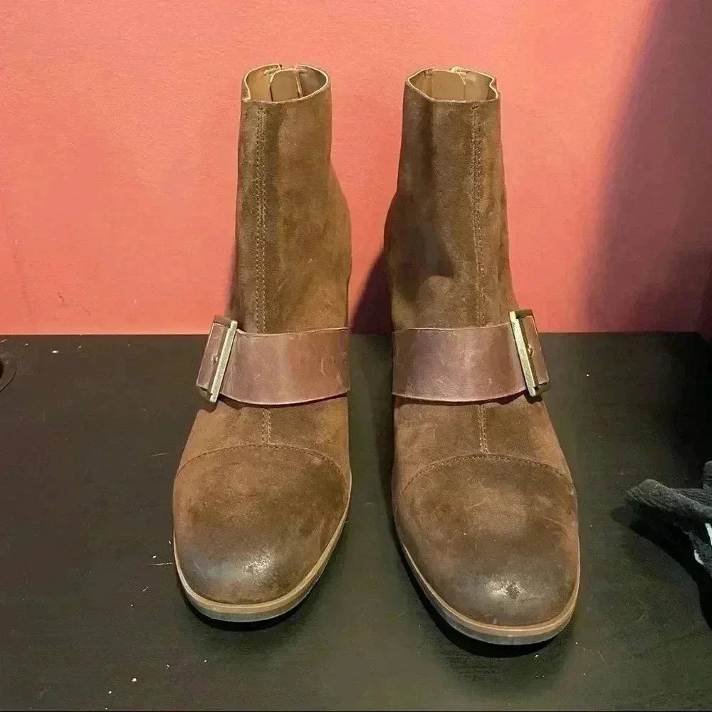 Korks Denoon Buckle Booties
